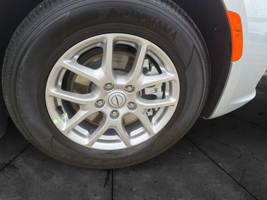 Used 2026 Chrysler Pacifica Select image 27