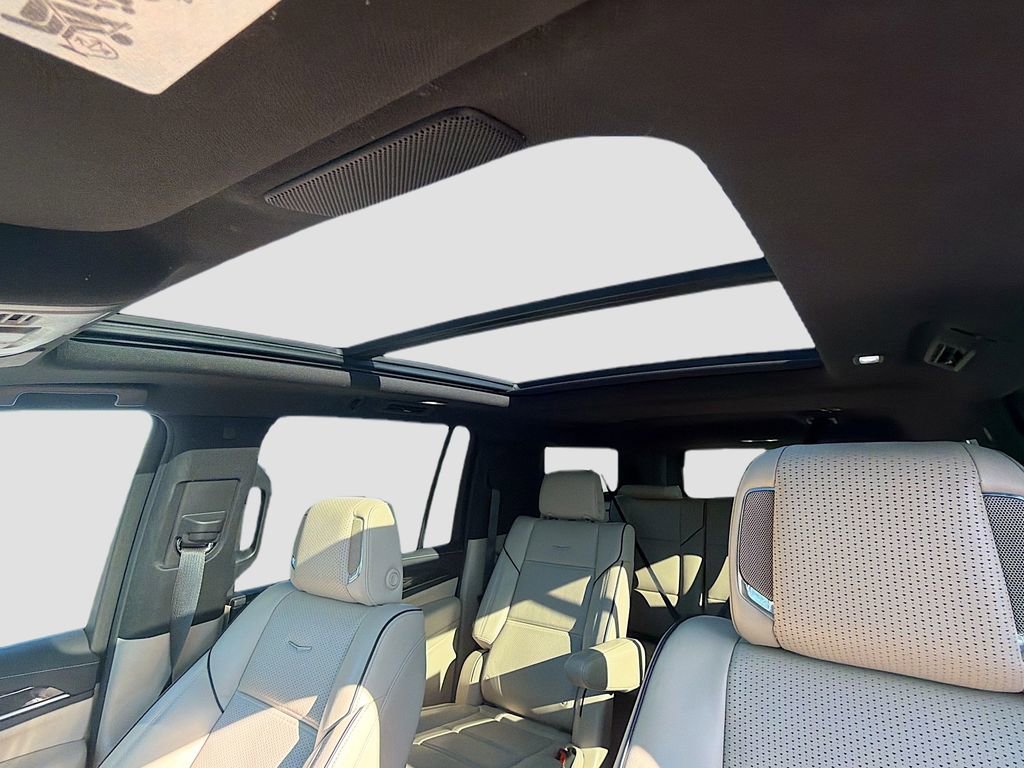 Used 2022 Cadillac Escalade ESV Premium Luxury image 23