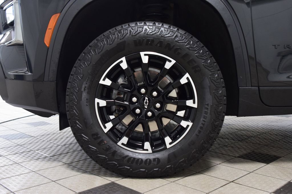 Used 2024 Chevrolet Traverse Z71 AWD/4WD image 29