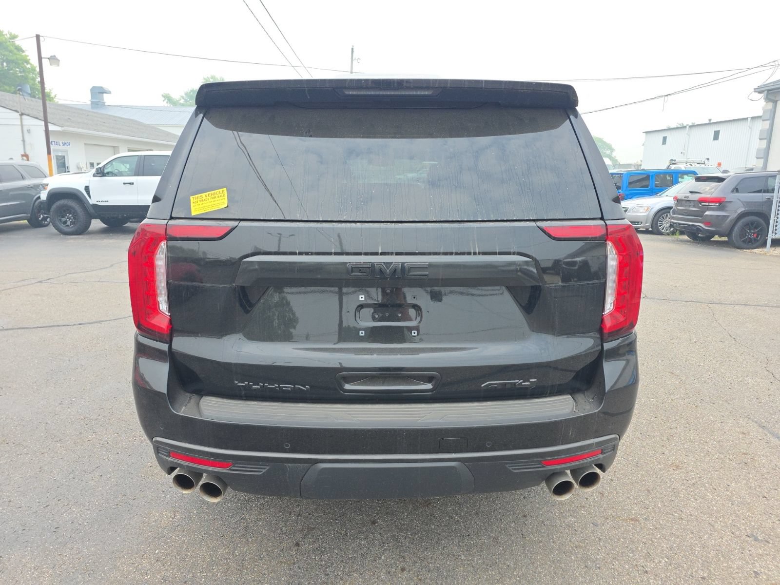 Used 2024 GMC Yukon AT4 w/ Technology Package AWD/4WD image 6