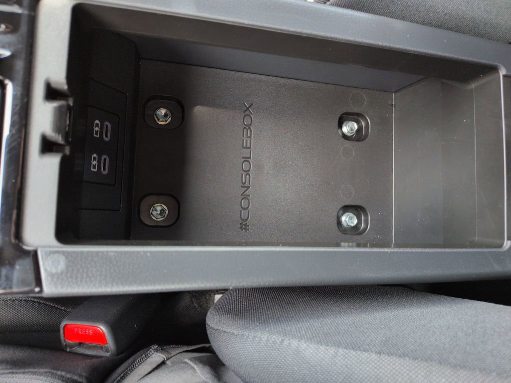 Used 2025 Toyota Prius LE FWD image 26