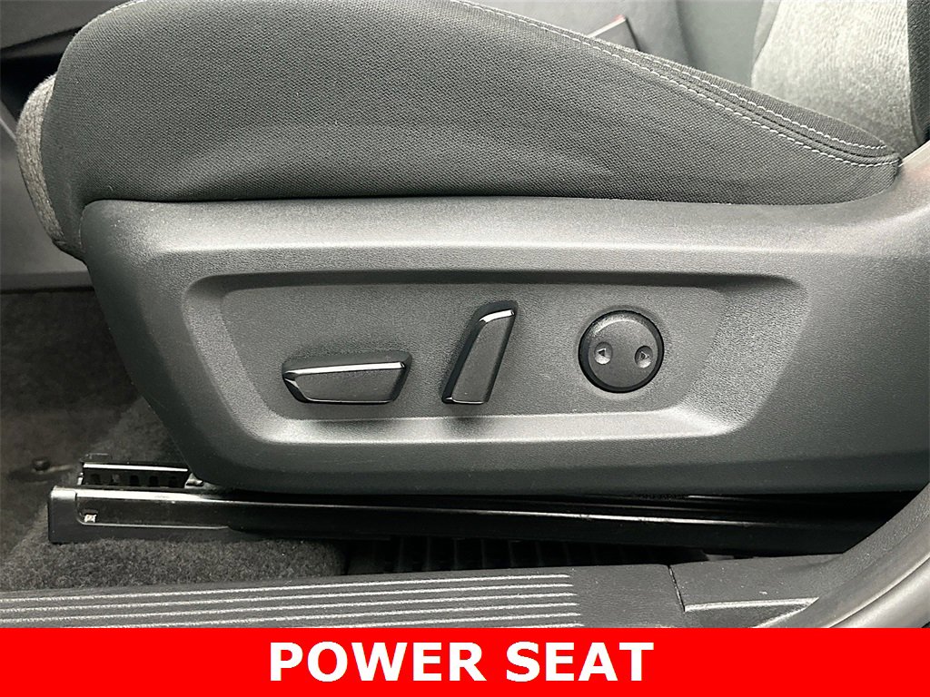 Used 2024 Nissan Rogue SV image 8