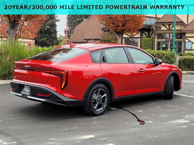 New 2025 Kia K4 LXS image 4
