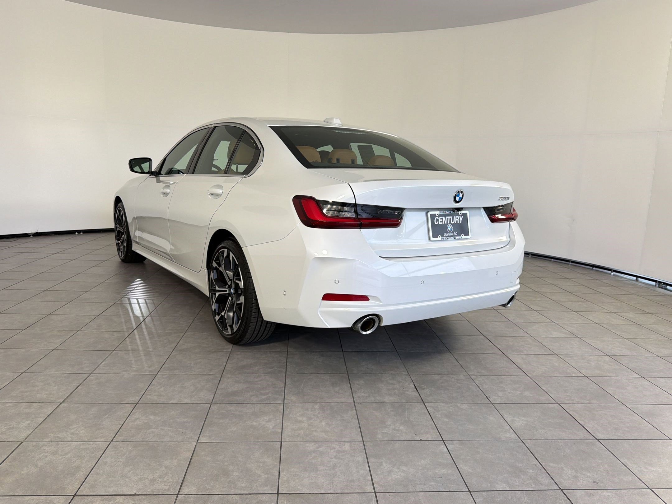 Certified 2025 BMW 330i Sedan RWD image 3