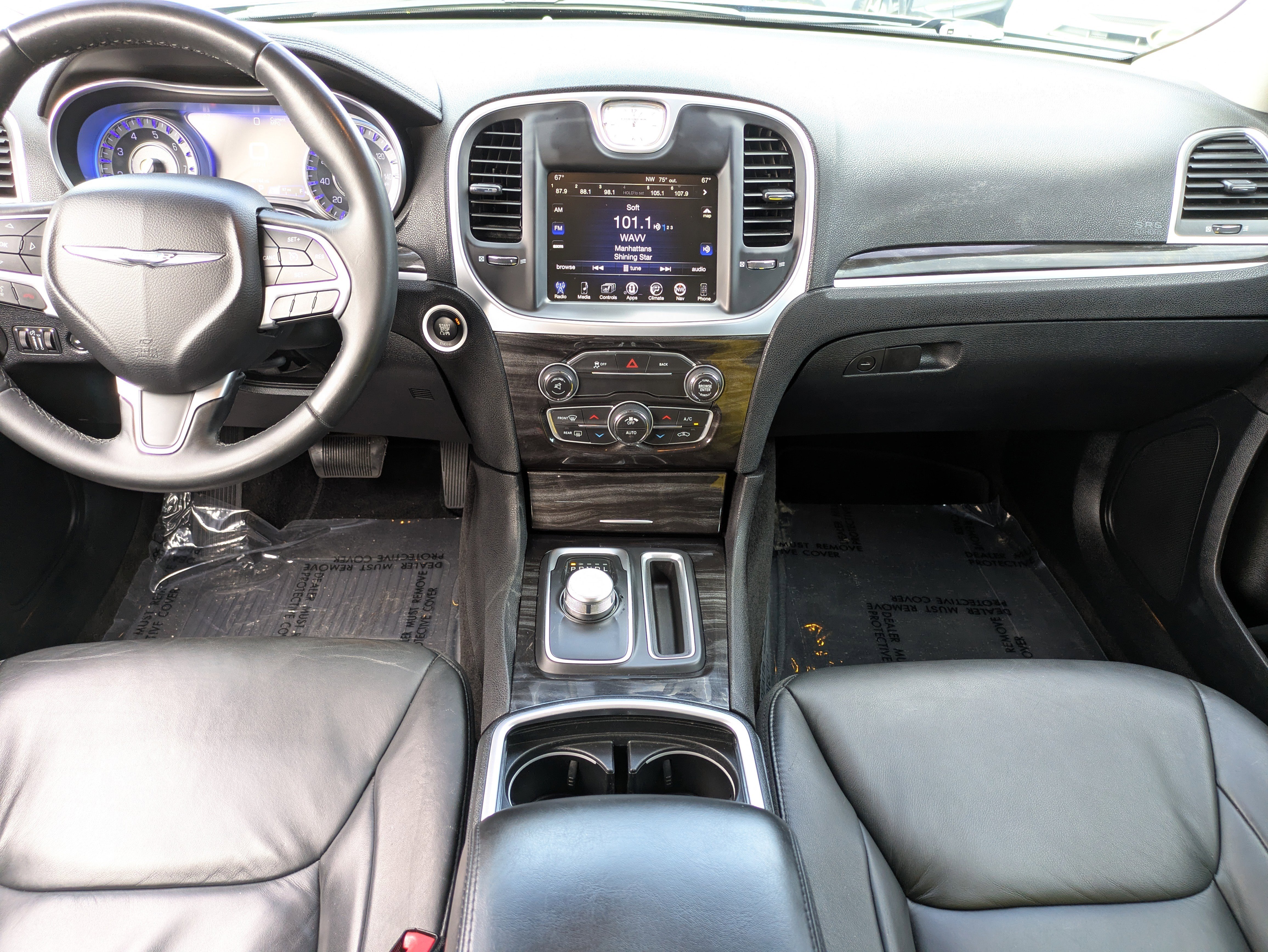 Used 2015 Chrysler 300 Limited image 15