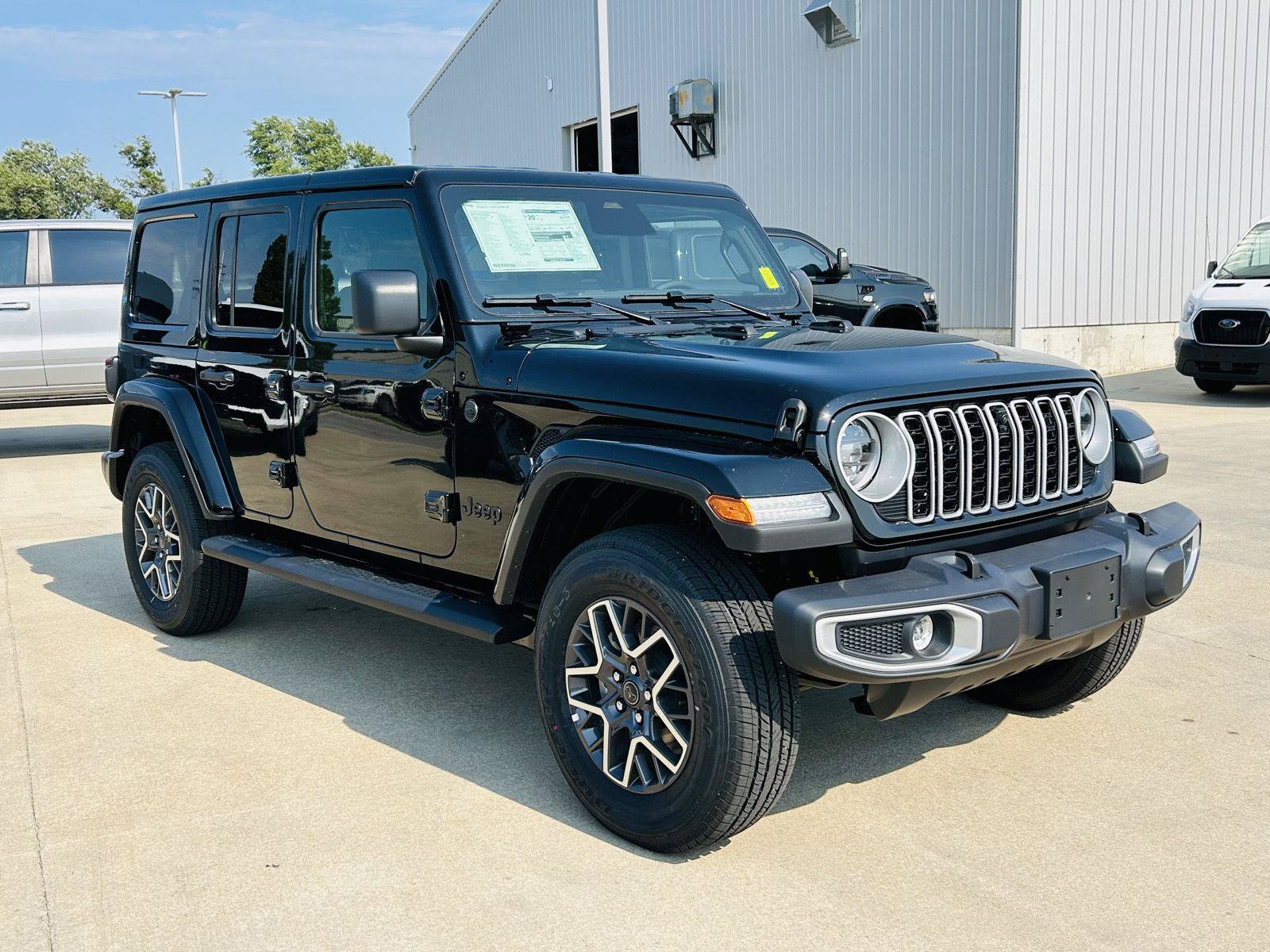 New 2026 Jeep Wrangler Unlimited Sahara w/ Technology Group AWD/4WD image 2