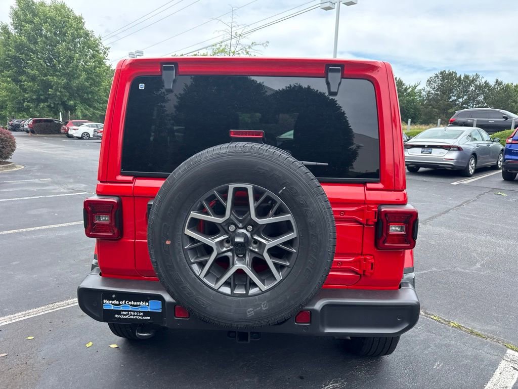 Used 2024 Jeep Wrangler Unlimited Sahara w/ Technology Group AWD/4WD image 4