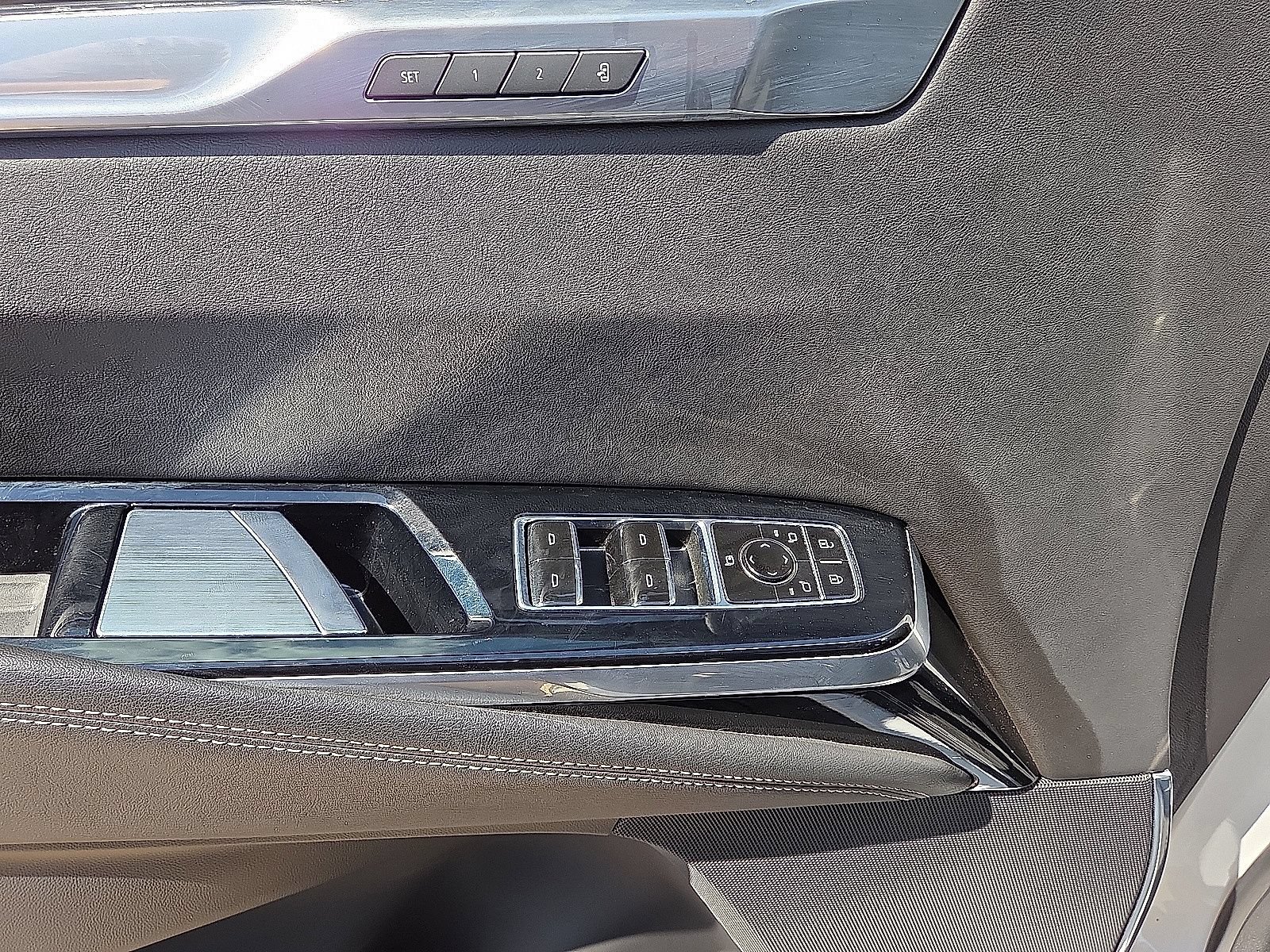 Used 2025 Cadillac Escalade Sport AWD/4WD image 23
