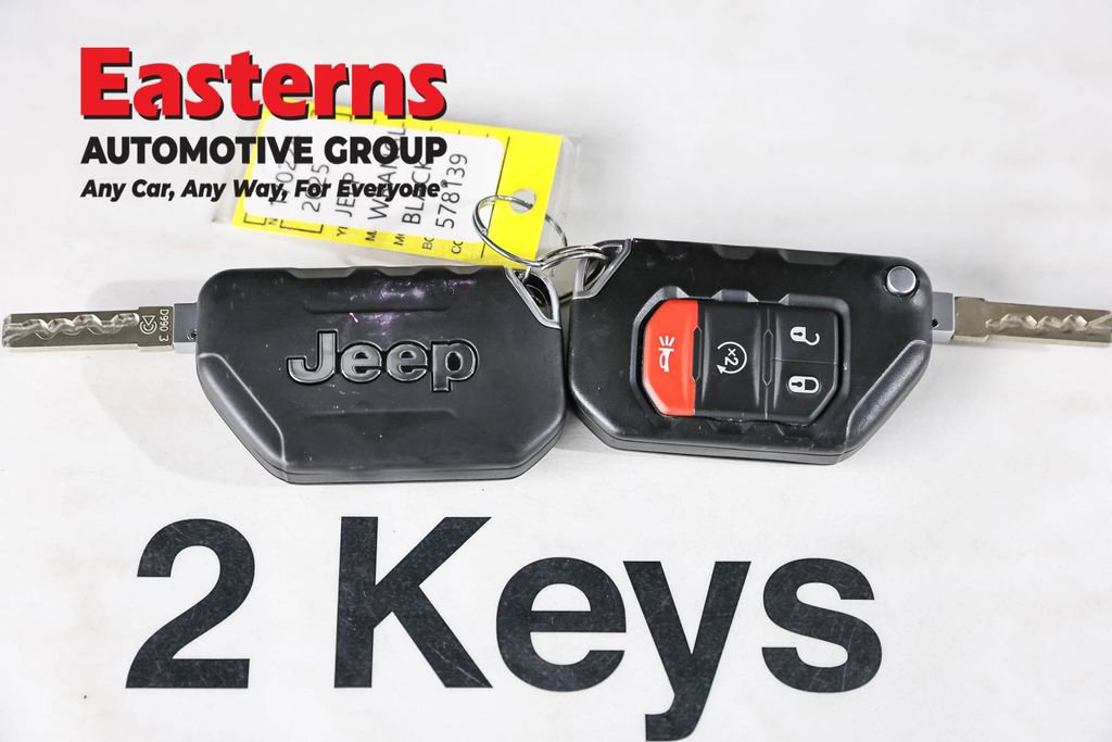 Used 2025 Jeep Wrangler Unlimited Sahara AWD/4WD image 22