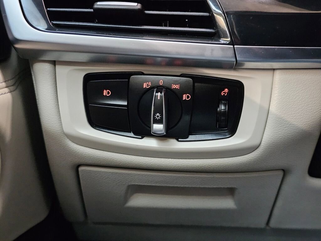 Used 2017 BMW X5 xDrive40e image 34