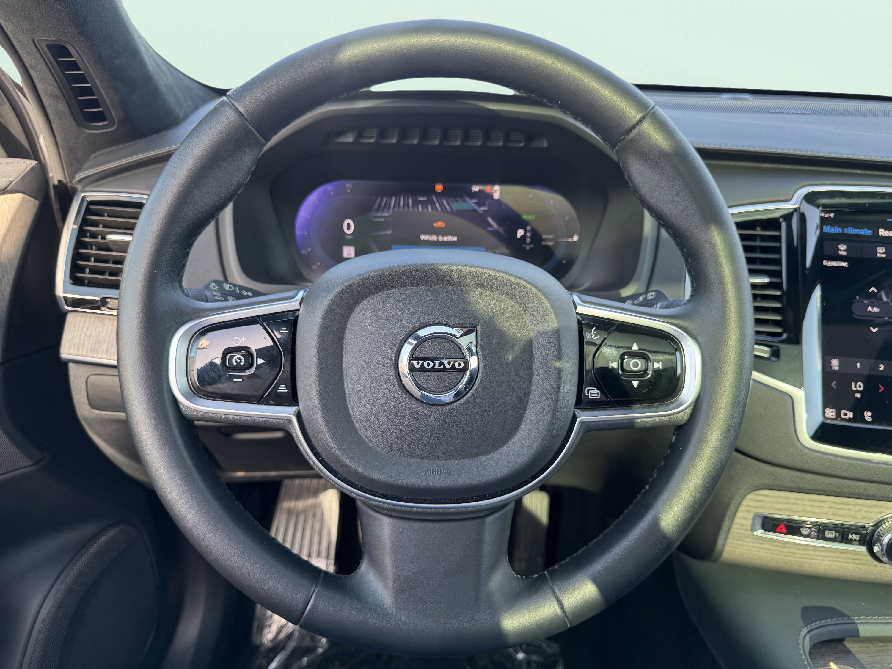 Used 2024 Volvo XC90 T8 Ultimate w/ Lounge Package image 73