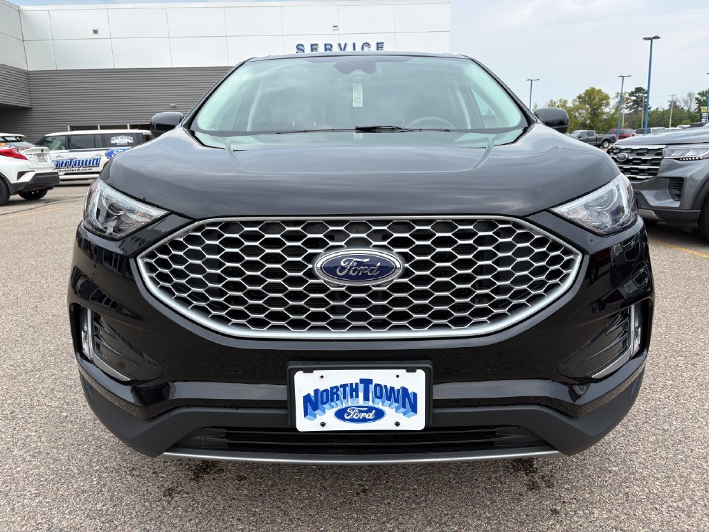 Used 2024 Ford Edge SEL w/ Convenience Package AWD/4WD image 4