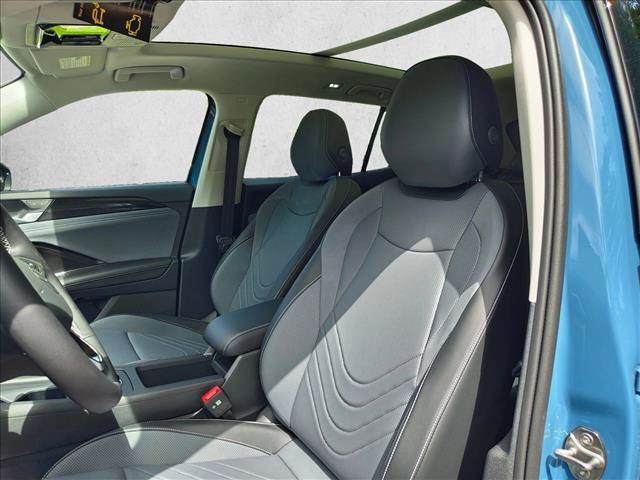 New 2026 Volkswagen Tiguan SE FWD image 10
