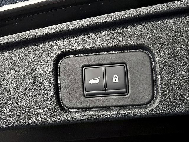 Used 2024 Nissan Pathfinder Platinum FWD image 34