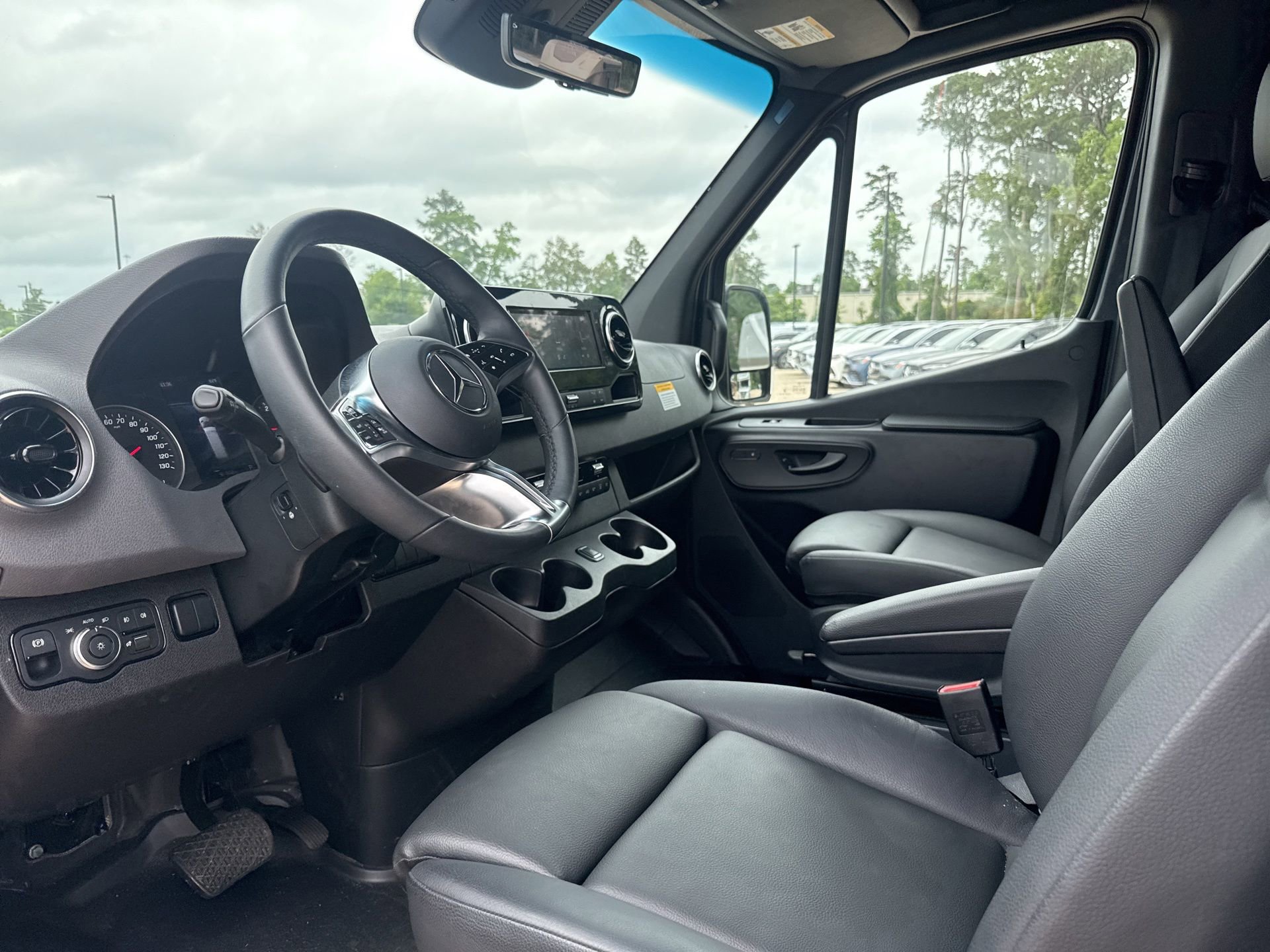 Used 2026 Mercedes-Benz Sprinter 2500 image 9