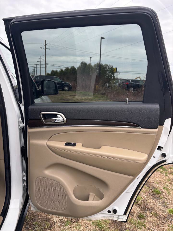 Used 2014 Jeep Grand Cherokee Limited AWD/4WD image 25