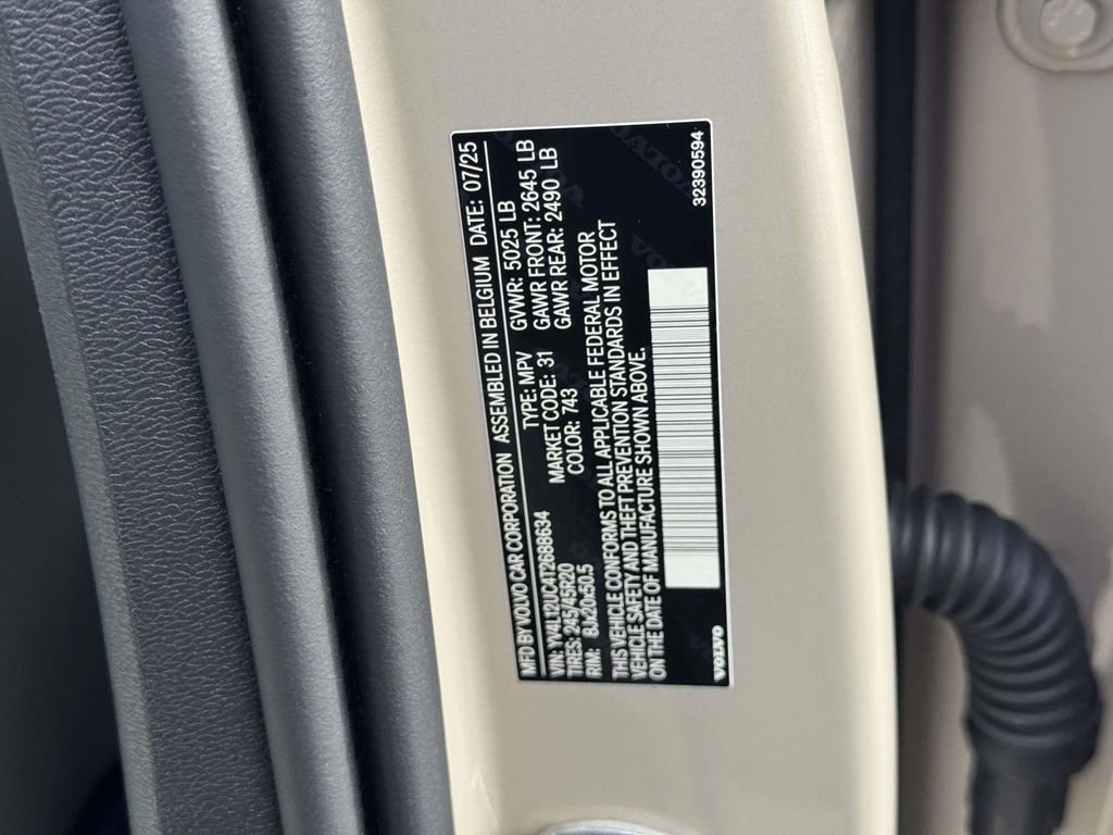 Certified 2026 Volvo XC40 B5 Plus w/ Climate Package image 16