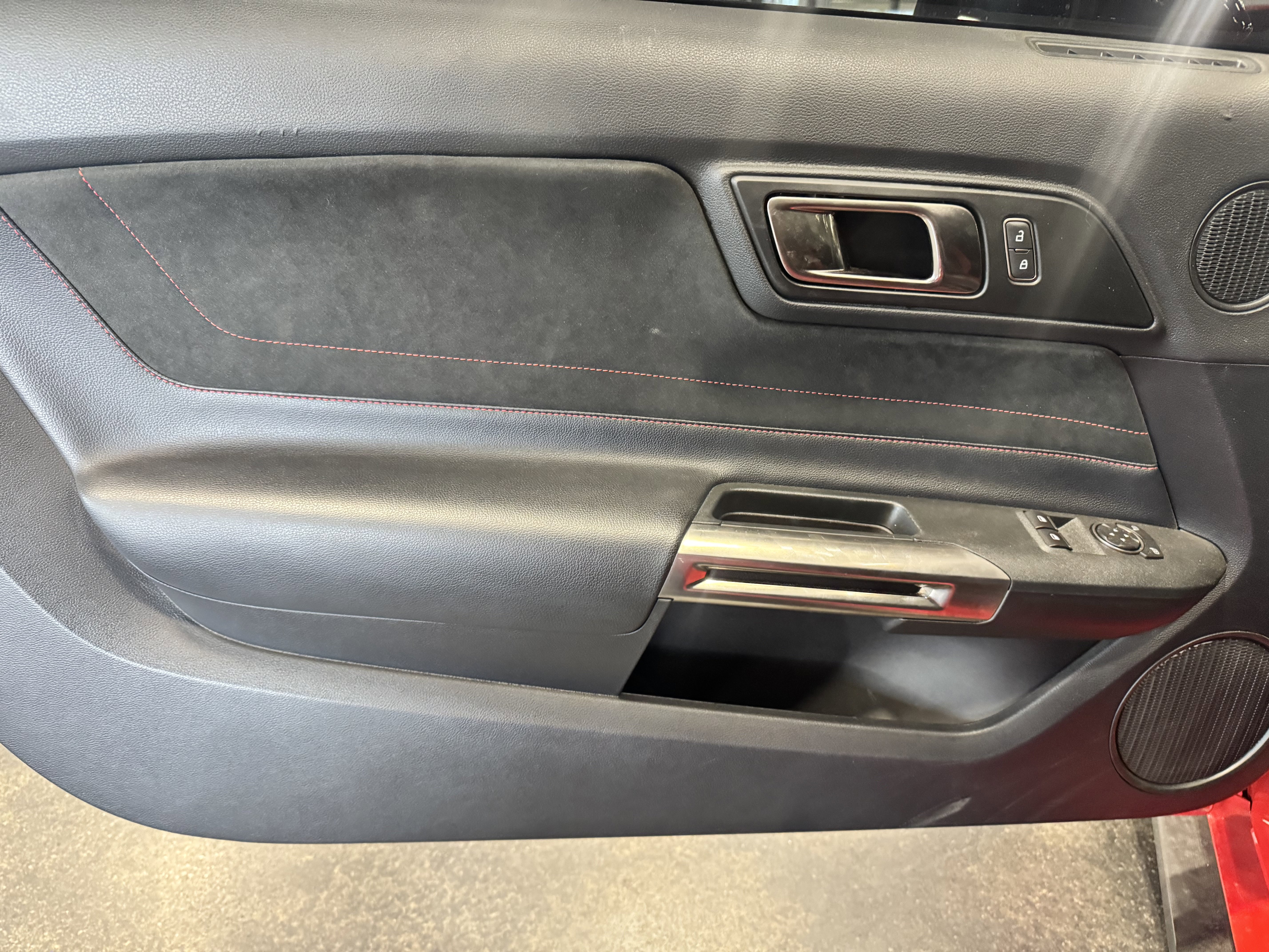 Used 2019 Ford Mustang Shelby GT350R w/ GT350R Equipment Group 920A image 28