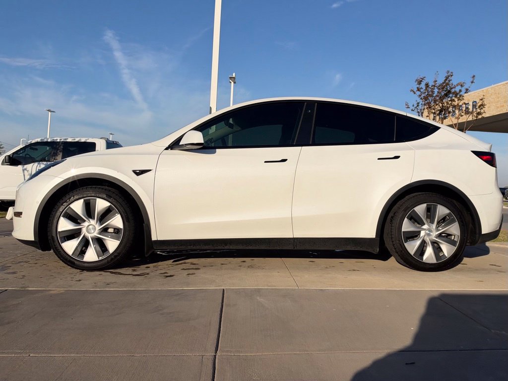Used 2021 Tesla Model Y Long Range AWD/4WD image 8