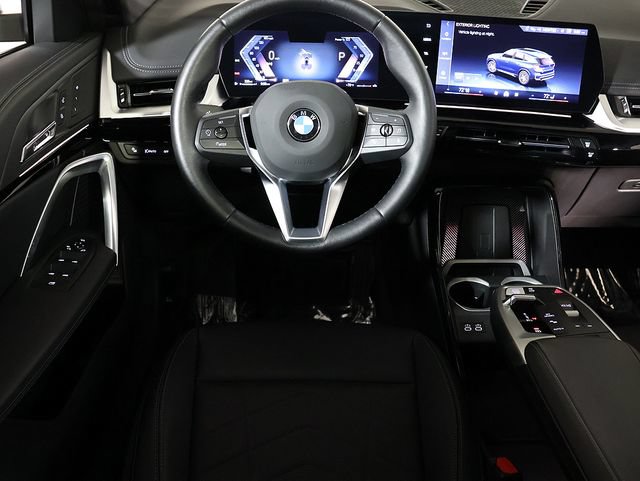 Used 2025 BMW X1 xDrive28i w/ Convenience Package AWD/4WD image 3
