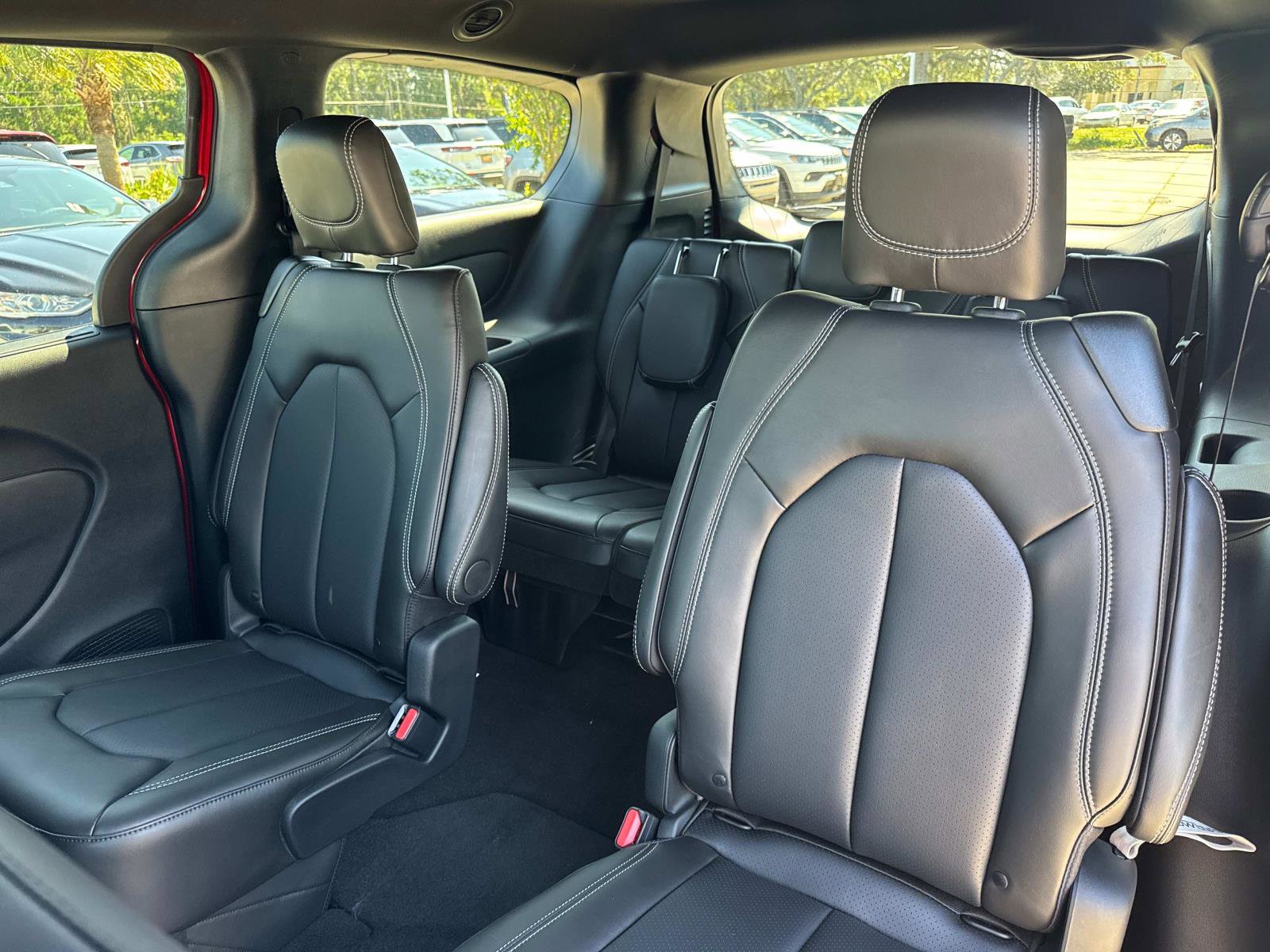 New 2026 Chrysler Pacifica Select image 12