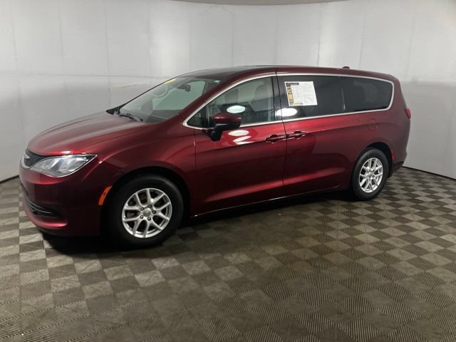 Used 2017 Chrysler Pacifica Touring FWD image 2