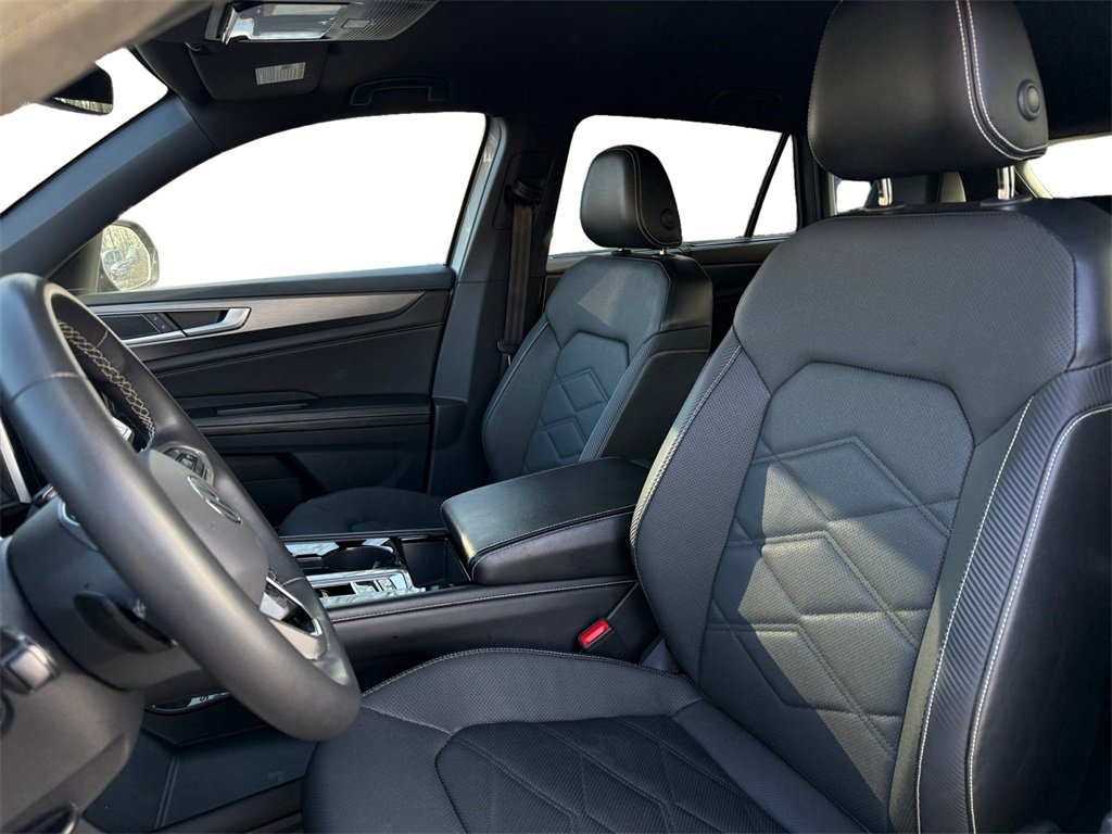 Used 2024 Volkswagen Atlas Cross Sport SE image 9