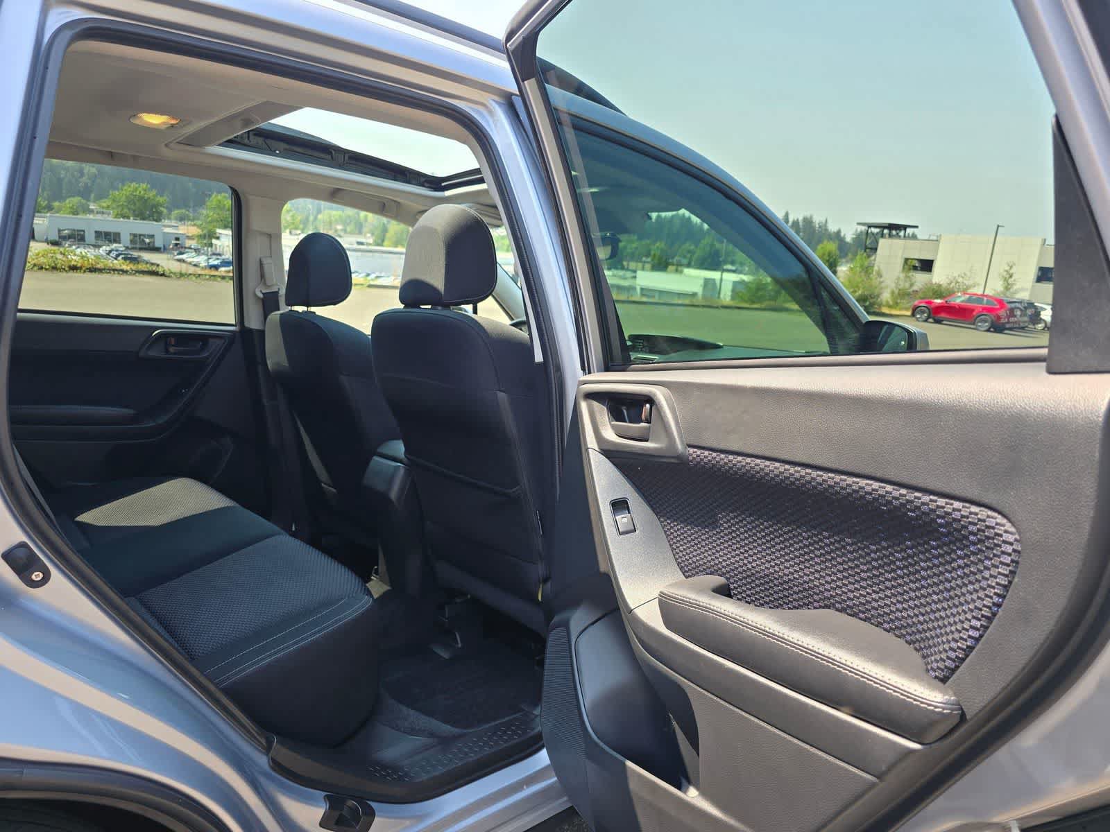 Used 2017 Subaru Forester 2.5i Premium AWD/4WD image 26
