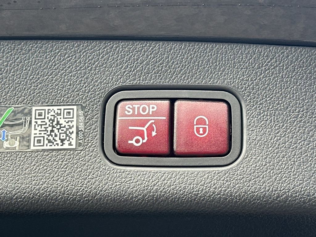 Certified 2025 Mercedes-Benz GLC 300 4MATIC image 30