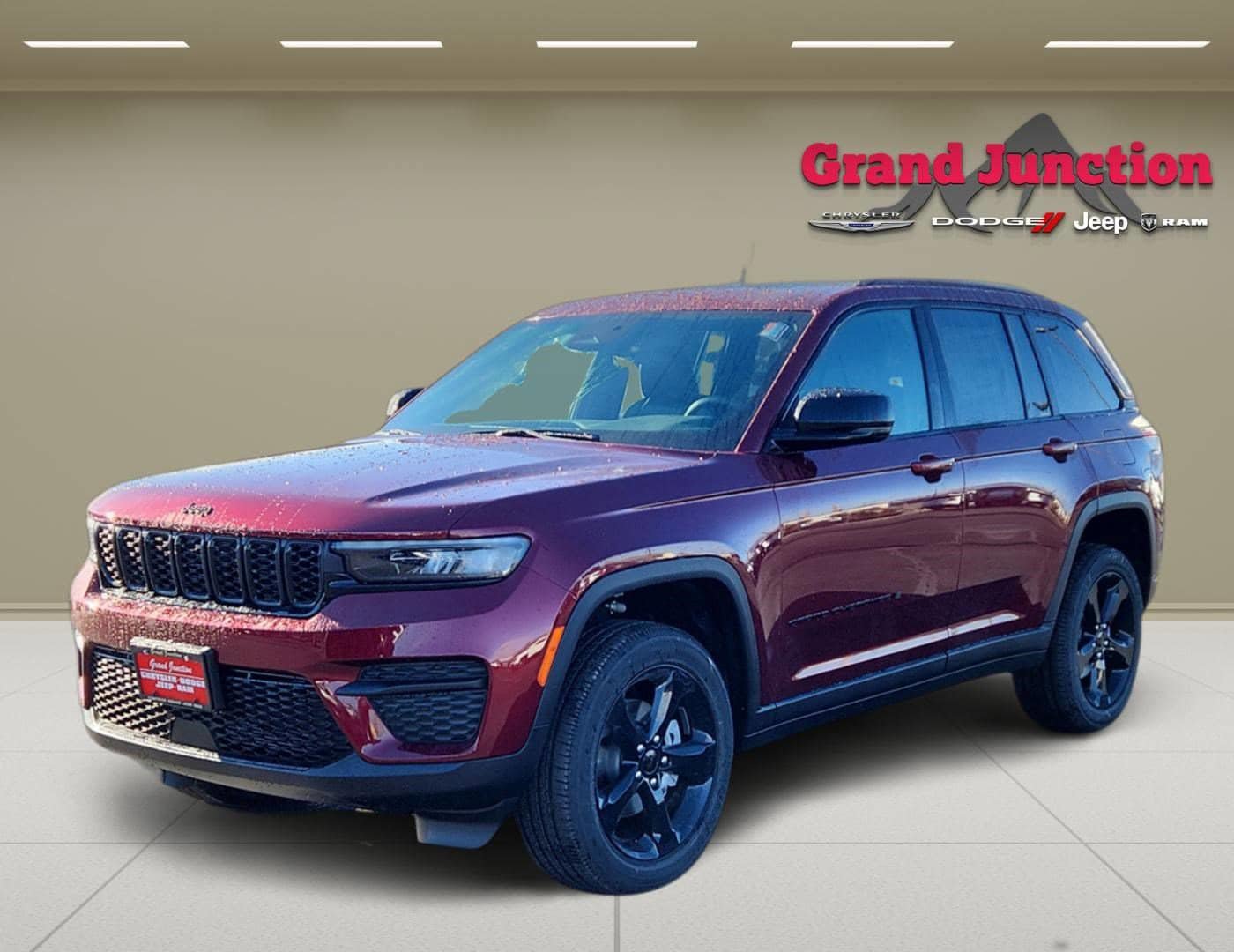 New 2025 Jeep Grand Cherokee Altitude AWD/4WD image 2