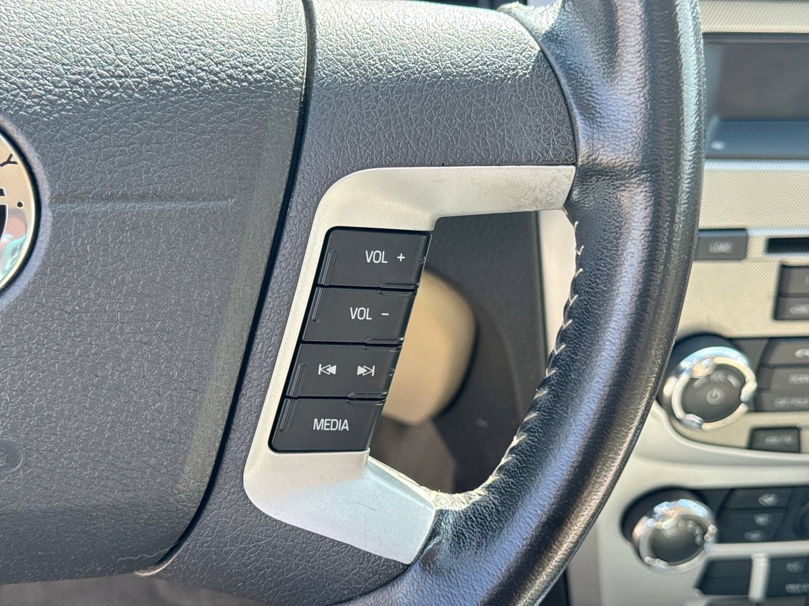Used 2010 Mercury Milan FWD image 23