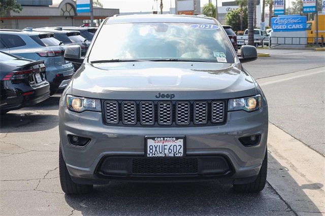 Used 2021 Jeep Grand Cherokee Laredo X image 4