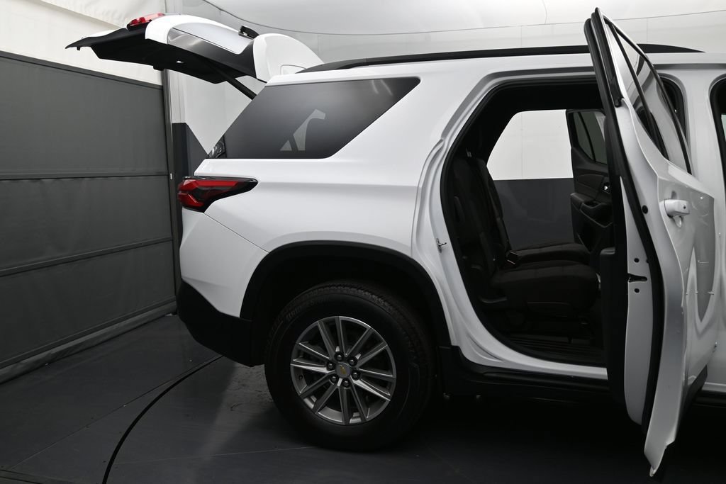 Used 2023 Chevrolet Traverse LT AWD/4WD image 10