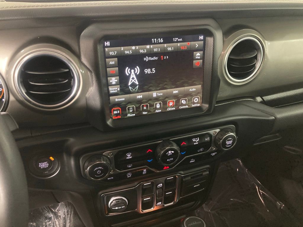 Used 2023 Jeep Gladiator Overland image 2