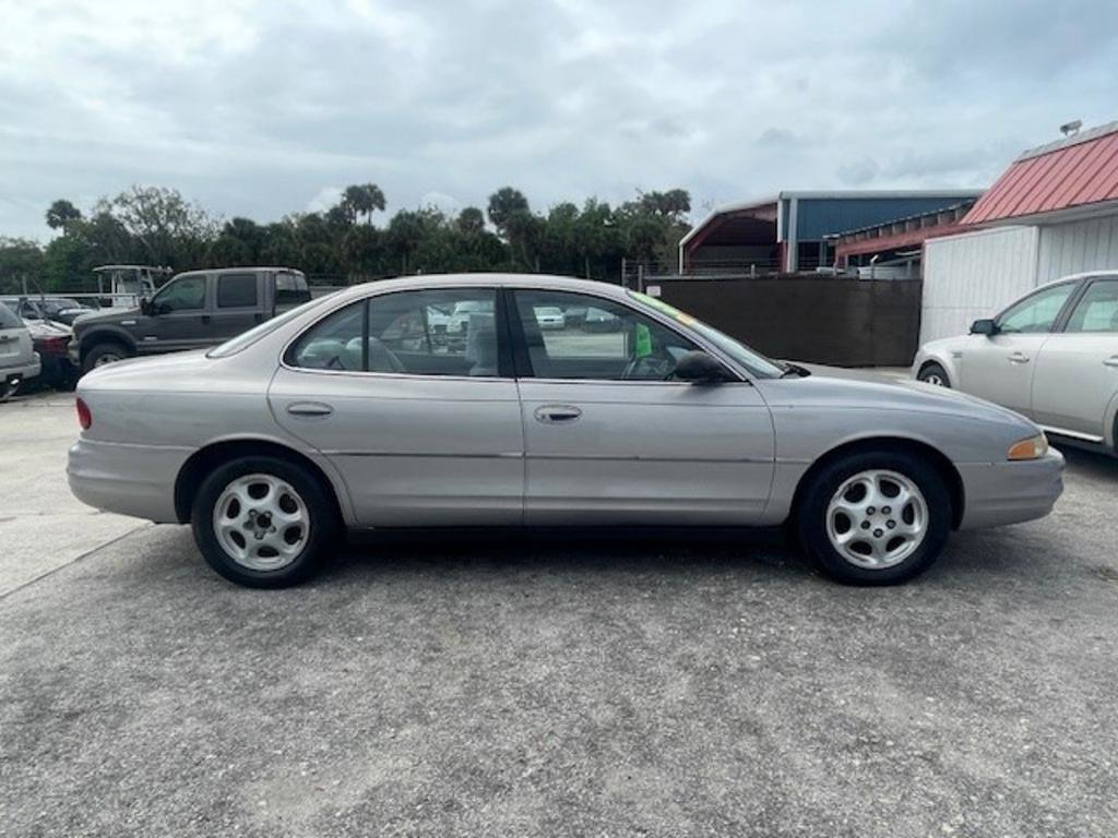 Used 2000 Oldsmobile Intrigue GX image 4