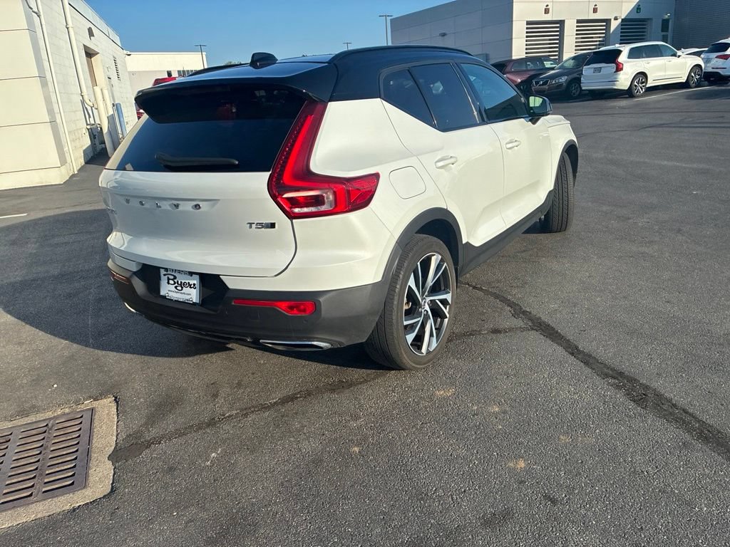 Used 2020 Volvo XC40 T5 R-Design w/ Protection Package AWD/4WD image 4