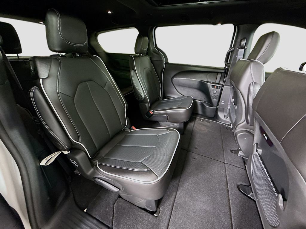 Used 2026 Chrysler Pacifica Limited w/ S Appearance Package image 29