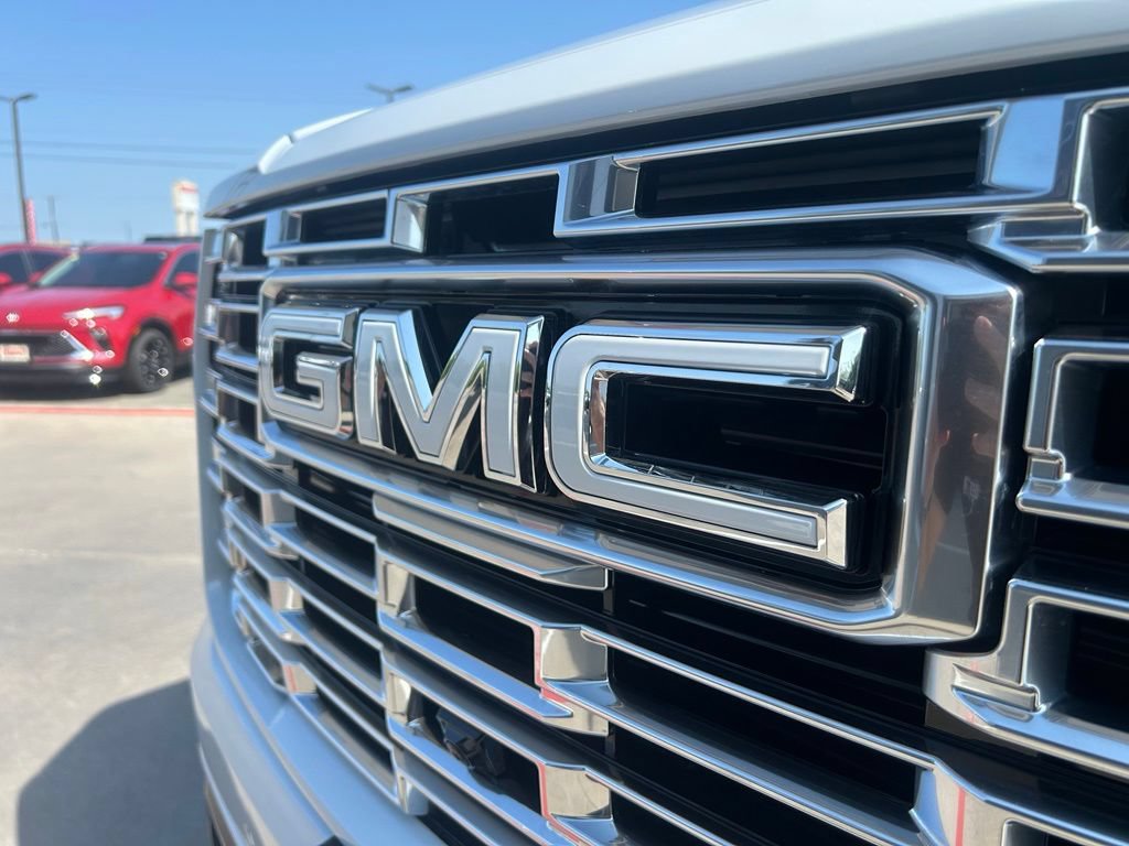 New 2026 GMC Yukon XL Denali w/ Denali Reserve Package AWD/4WD image 11