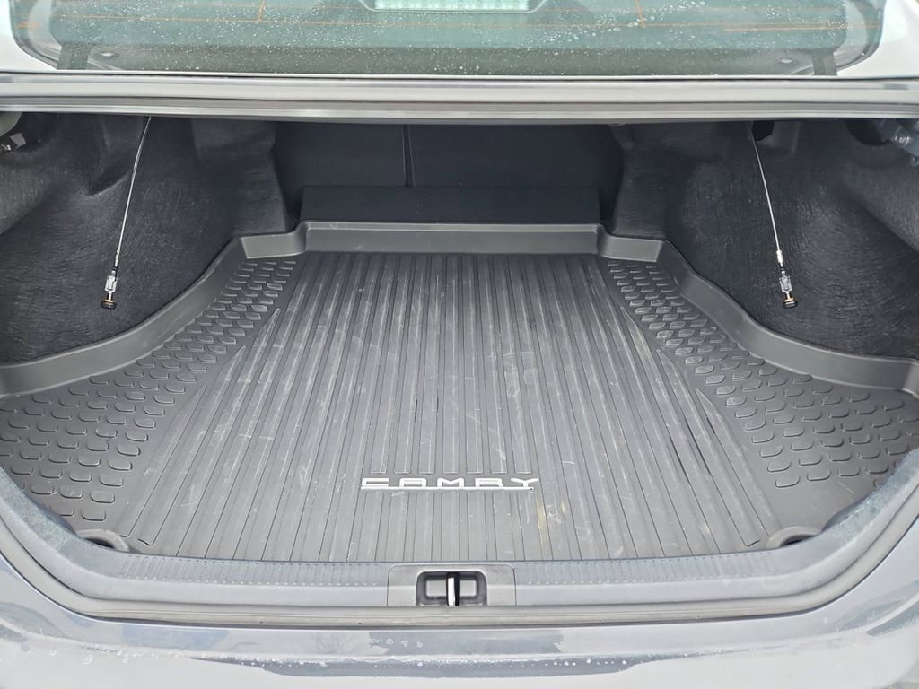 Used 2025 Toyota Camry SE w/ Convenience Package image 33