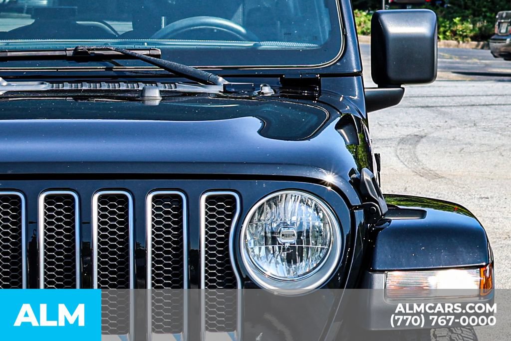 Used 2023 Jeep Wrangler Unlimited Sahara w/ Cold Weather Group AWD/4WD image 15