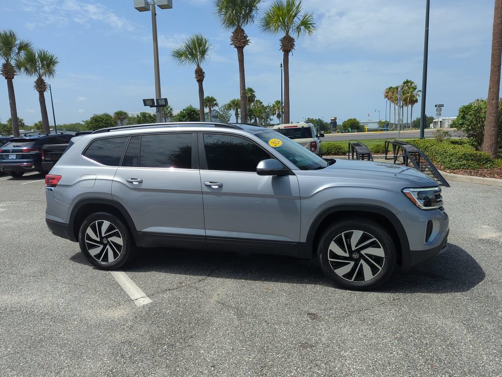 Used 2024 Volkswagen Atlas SE FWD image 2