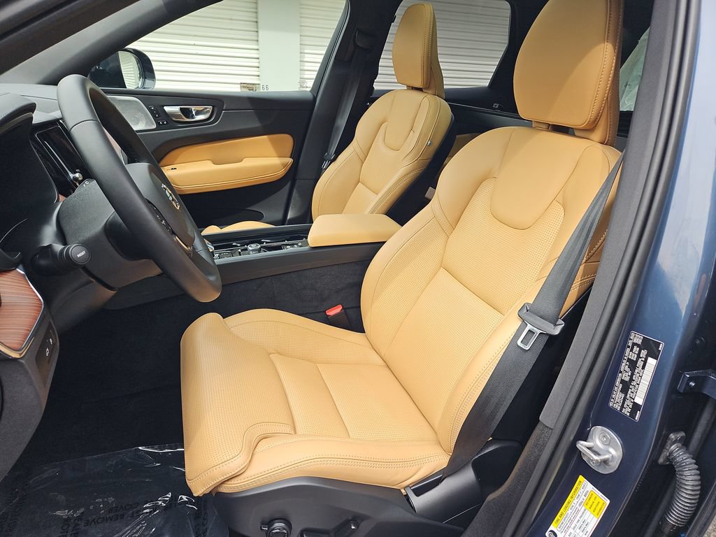 Used 2024 Volvo XC60 T8 Ultimate w/ Protection Package Premier AWD/4WD image 5