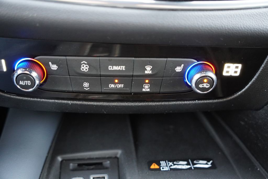 Certified 2023 Buick Enclave Essence image 27