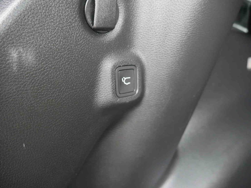 Used 2018 Jeep Compass Trailhawk w/ Leather Interior Group image 11