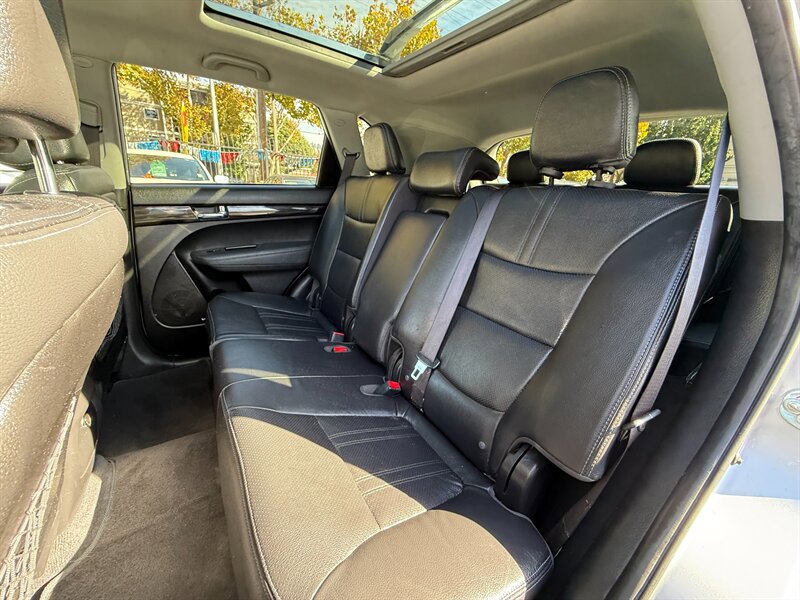 Used 2012 Kia Sorento SX w/ SX Premium Pkg image 23