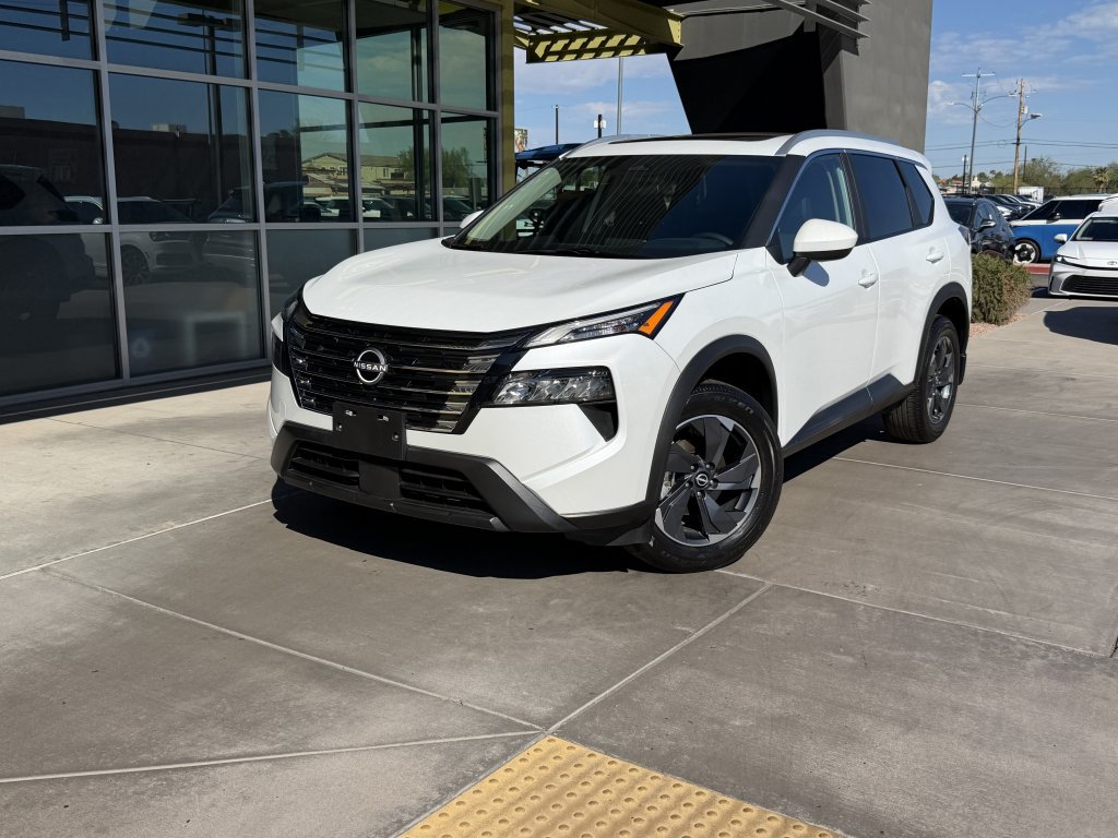 Used 2026 Nissan Rogue SV FWD image 2