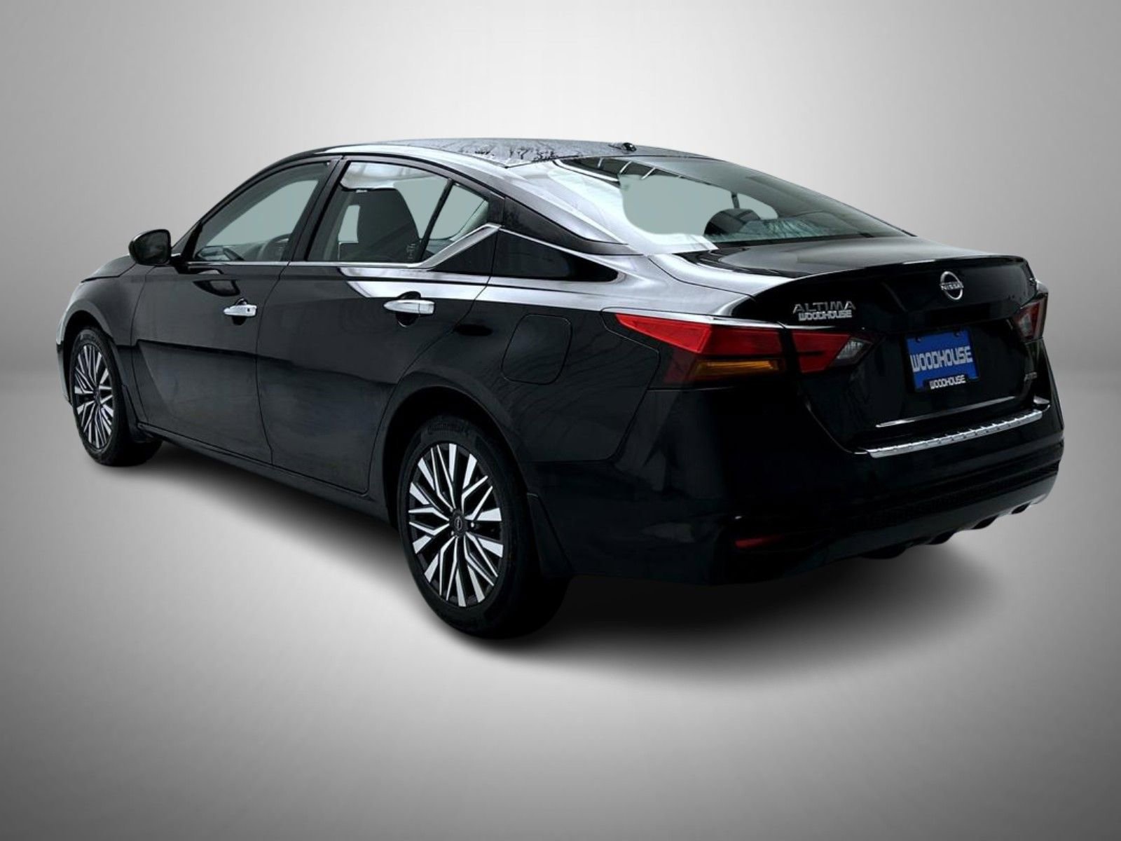 Used 2023 Nissan Altima 2.5 SV AWD/4WD image 7