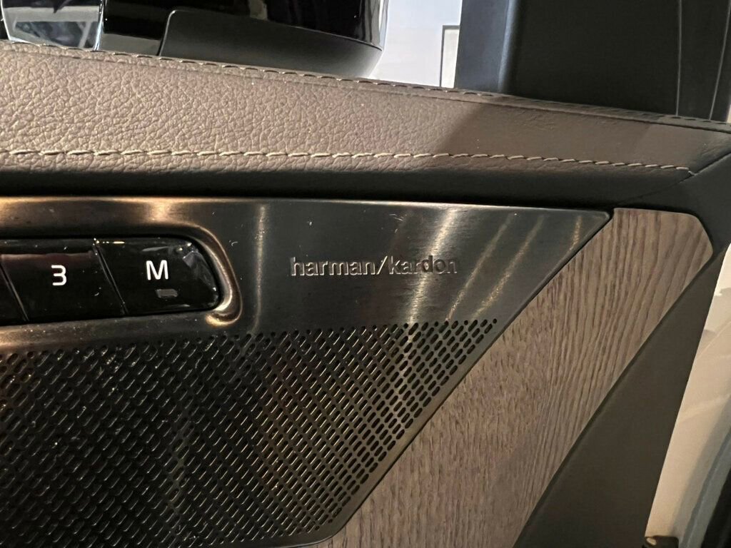 Used 2023 Volvo XC90 T8 Ultimate image 16