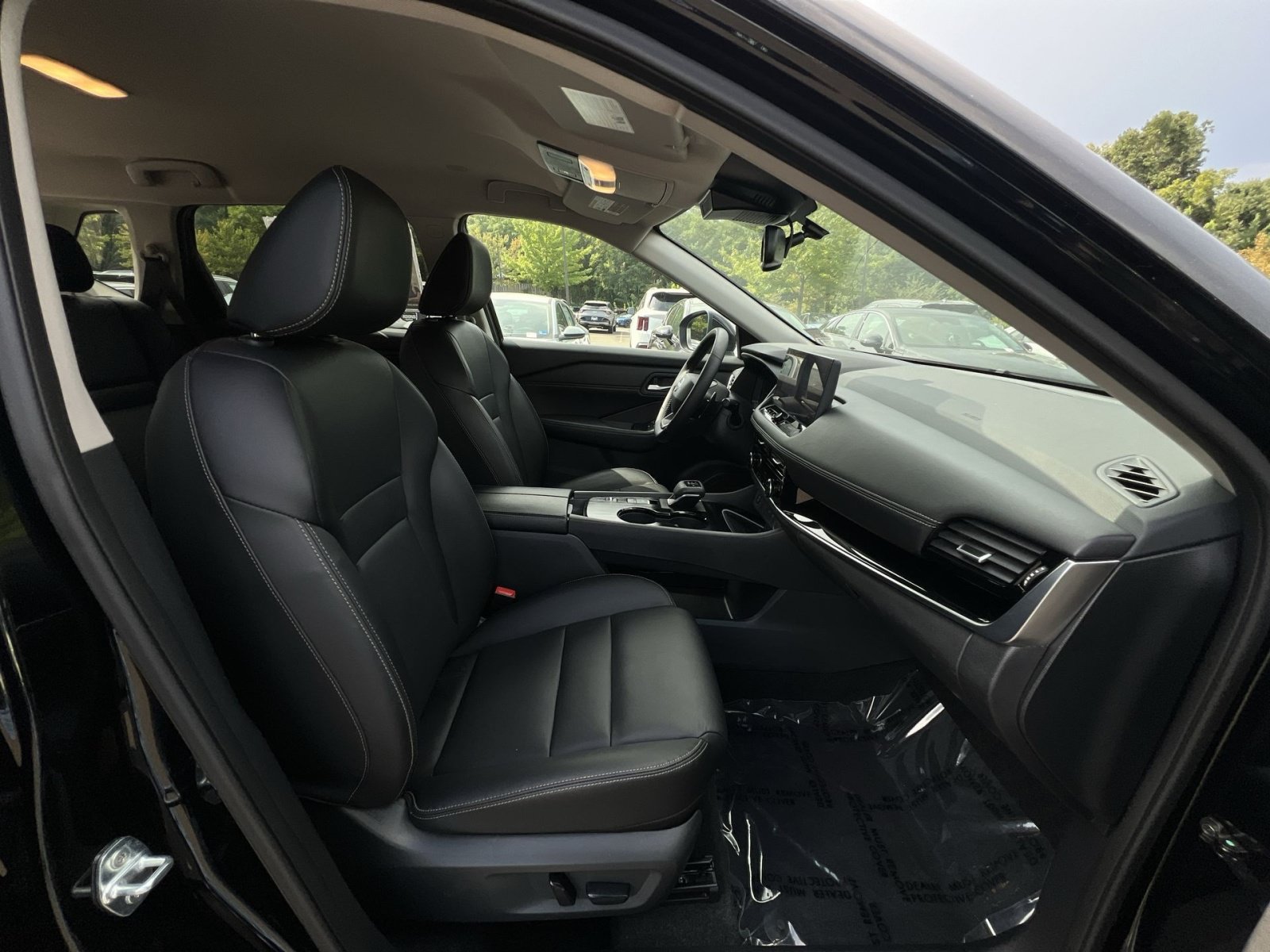 Used 2026 Nissan Rogue SL FWD image 32
