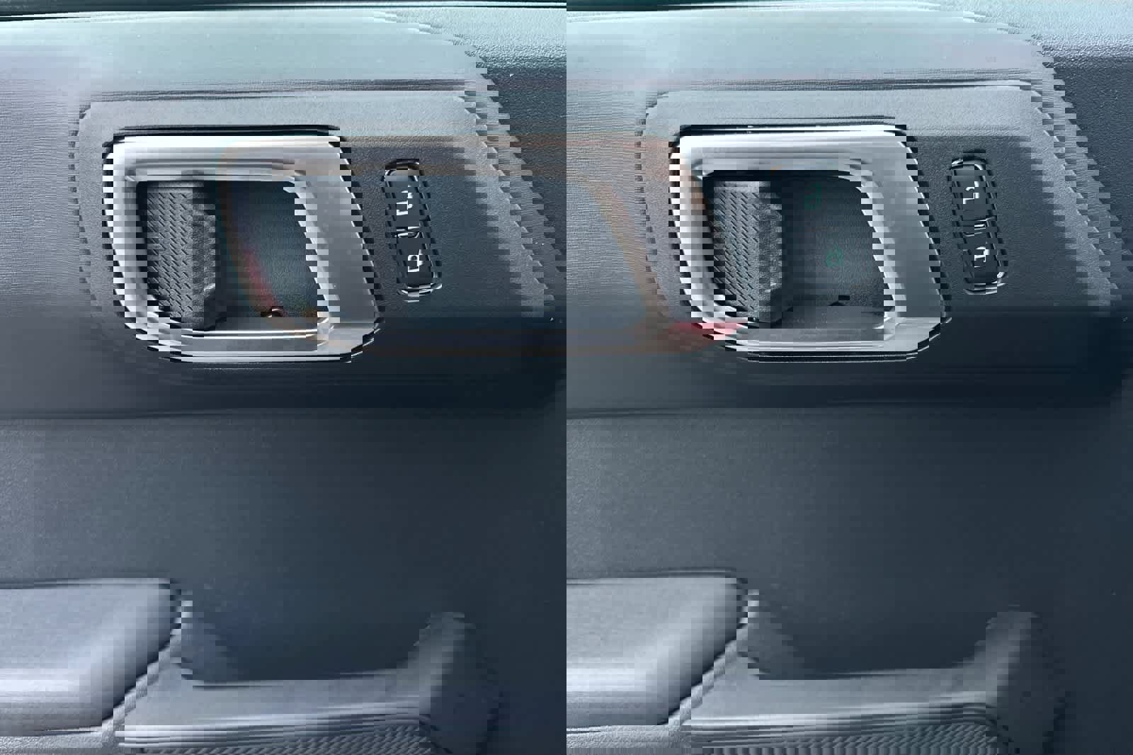 New 2025 Ford Bronco Badlands image 13